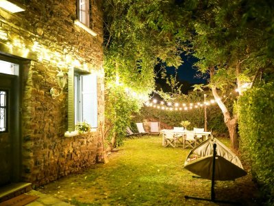 Zo wordt je tuin met verlichting een avondkamer